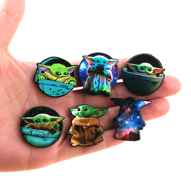 

Marvel Star Wars Mandalorian Badge Baby Yoda Master Yoda Series Brooch Pin Bag Ornament Badge Christmas Decoration Birthday Gift