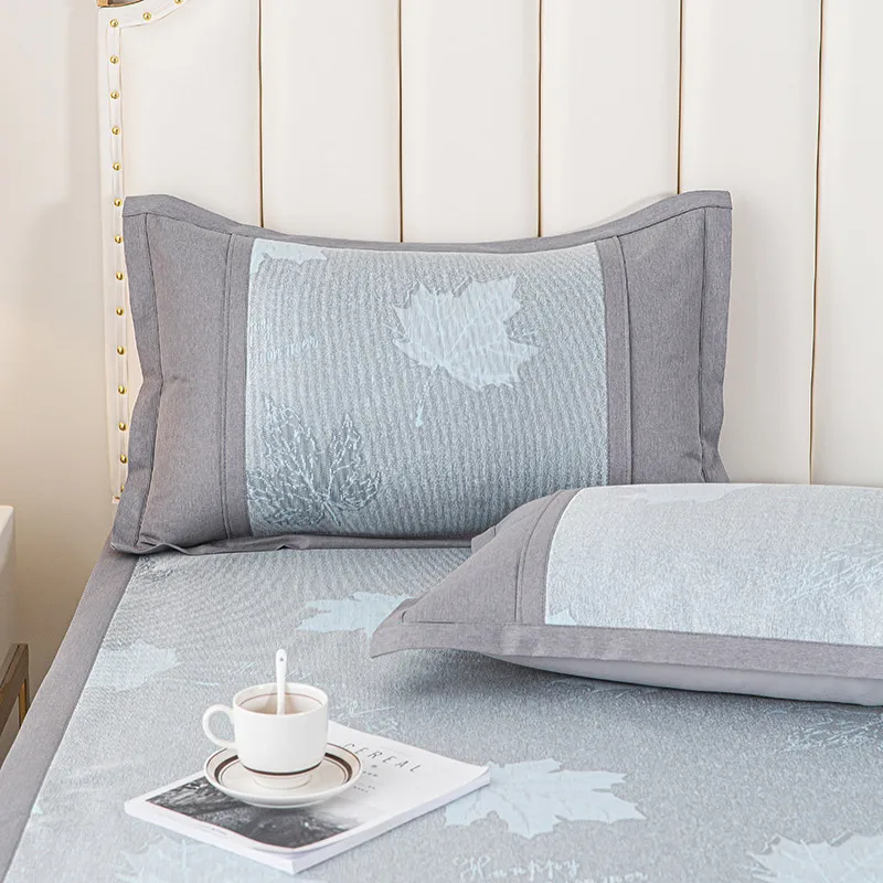 

Summer Cool Bed Mat Soft Breathable Sleeping Mat for 1.5m 1.8m Bed Soft Comfortable Bed Protection Pad Folding Bed Cover