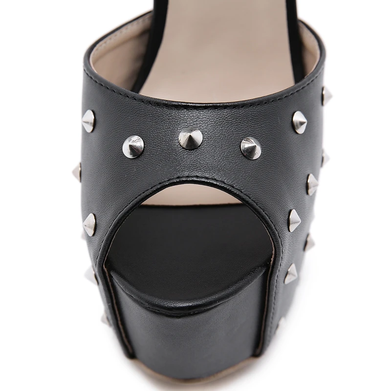 Женские туфли-лодочки с заклепками и открытым носком на платформе 16 см | Обувь