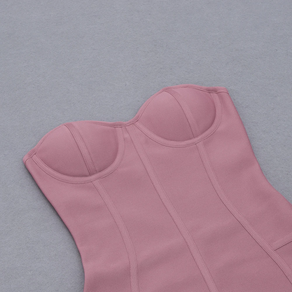 Женское Короткое платье без бретелек розовое облегающее с V-образным вырезом