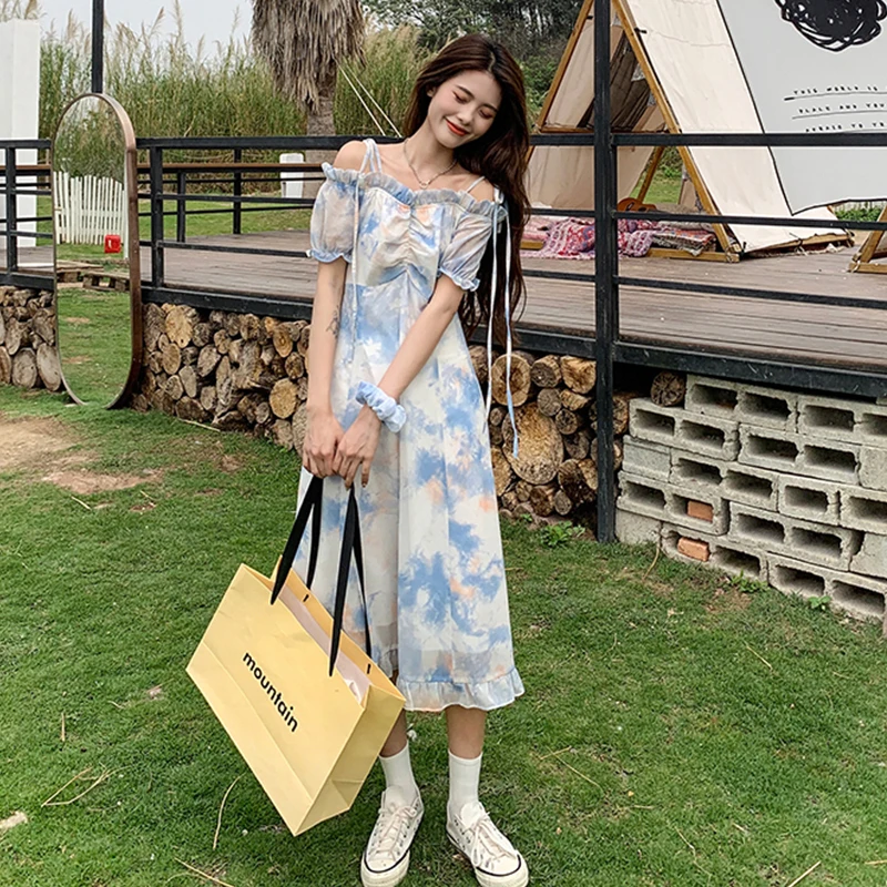 Платье в стиле преппи с оборками на завязках красное молочно синее бретелях