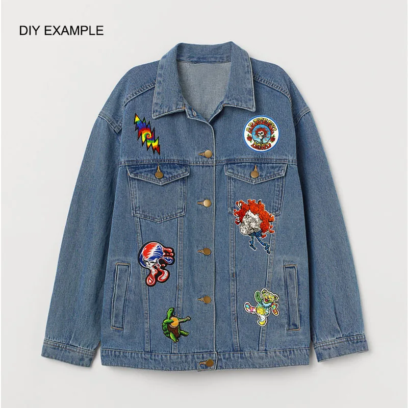 Значок Grateful Dead с изображением космического лица, молнией в кругу и знаком мира на медведе с черепахой, выполненный в технике тай-дай и вышитый на железо.