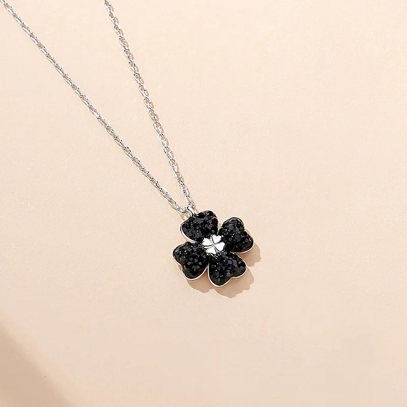 

Lucky Four-leaf Clover Necklace Female Sterling Silver Temperament Pendant Light Luxury Rose Gold Clavicle Chain Necklace