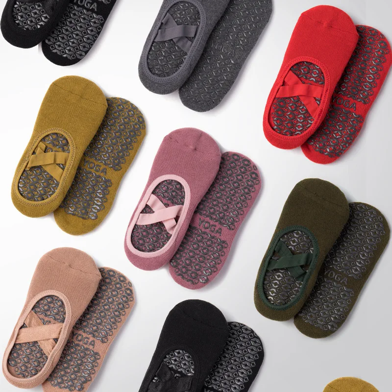 

Women Yoga Socks Silicone Non Slip Breathable Anti-friction Pilates Barre Comfortable Sports Dance Socks Slippers with Grips