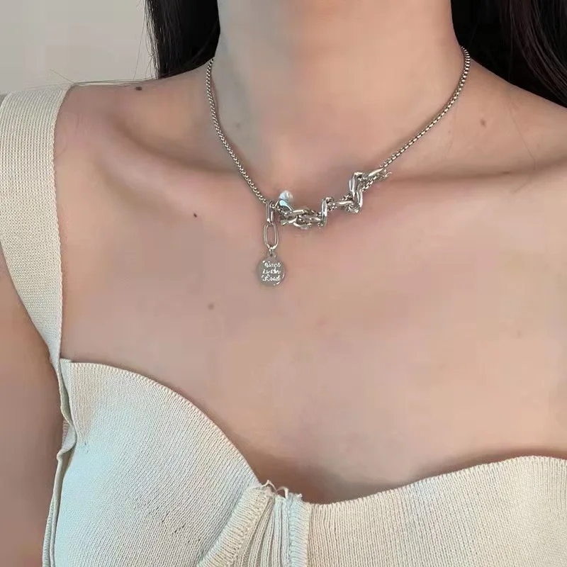 

Free Shipping Items 2022 New Baroque Pearl Pendant Necklace Hip Hop Temperament Cool Women's Necklace