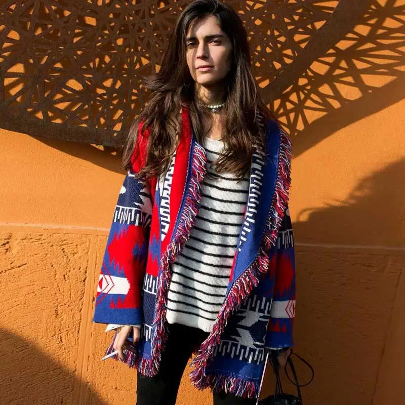 

Жаккардовый вязаный свитер, кардиган, уличная одежда с бахромой, Модный Кардиган со значками, Женский Теплый кардиган с длинным рукавом и по...