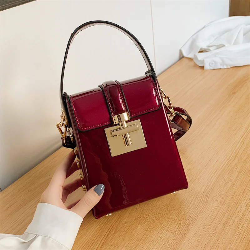 QUDAI 2020 брендовые дизайнерские сумки на плечо с заклепками для женщин модные из