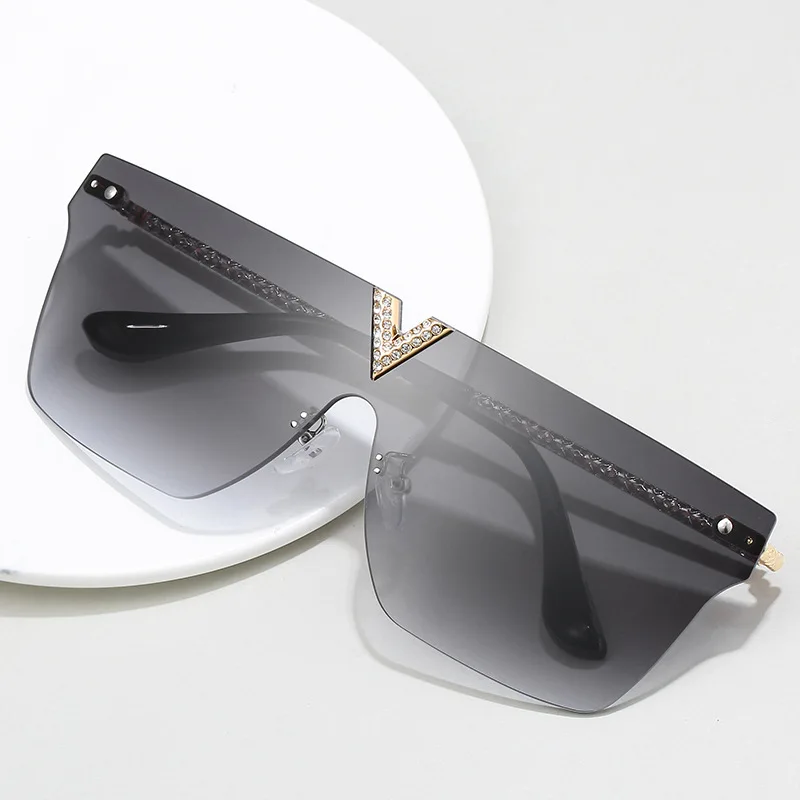 Женские квадратные солнцезащитные очки без оправы большие плоские со стразами