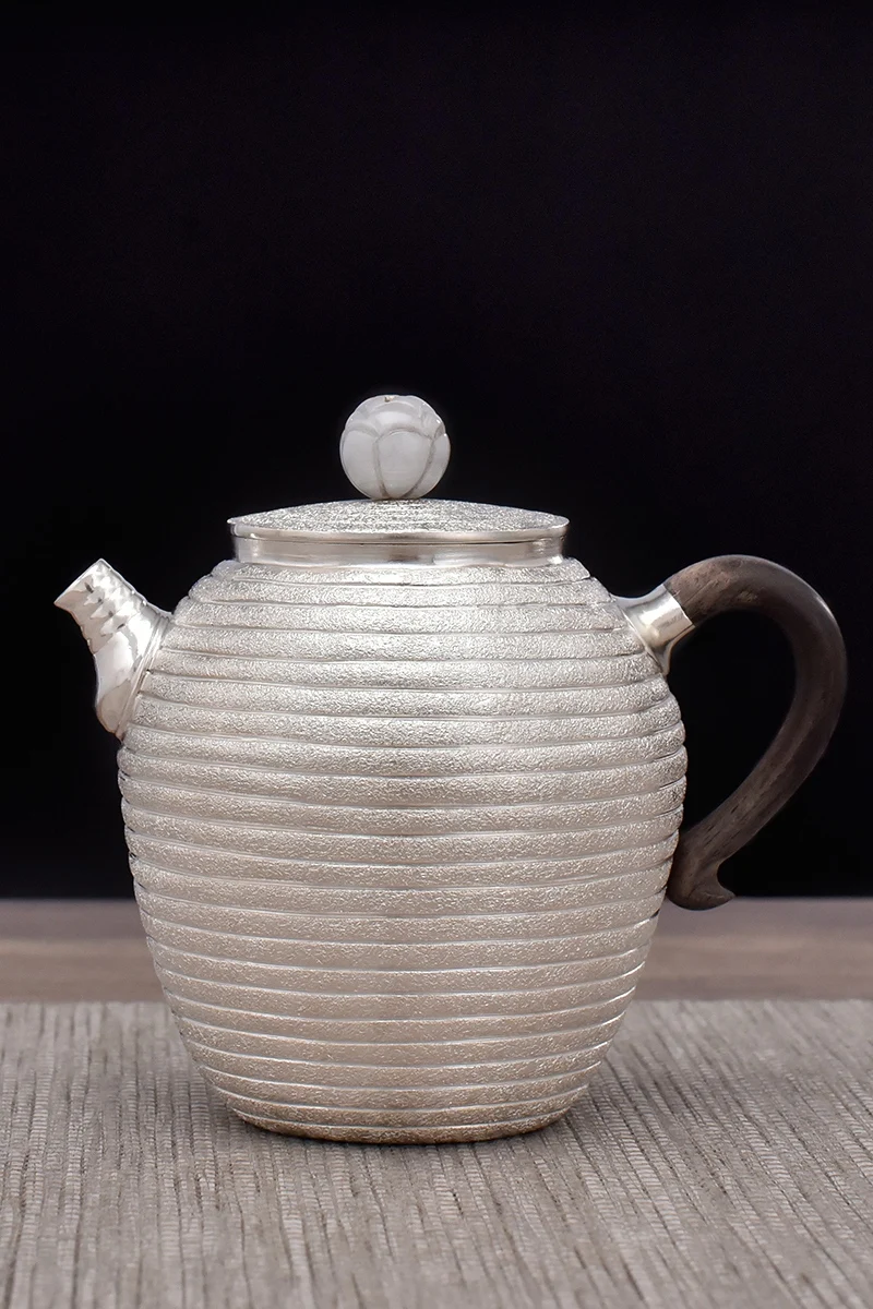 

Ag999 Sterling Silver Teapot Hand-Forged Kitchen Utensils Built-in Filter Sandalwood Handle Handmade Coffee Tea Pot