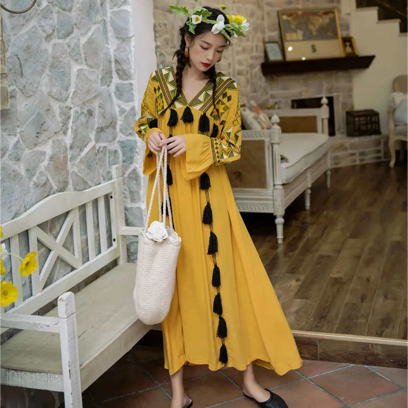 

New Thai holiday style retro beach skirt ethnic style embroidered tassel dress embroidered seaside long skirt