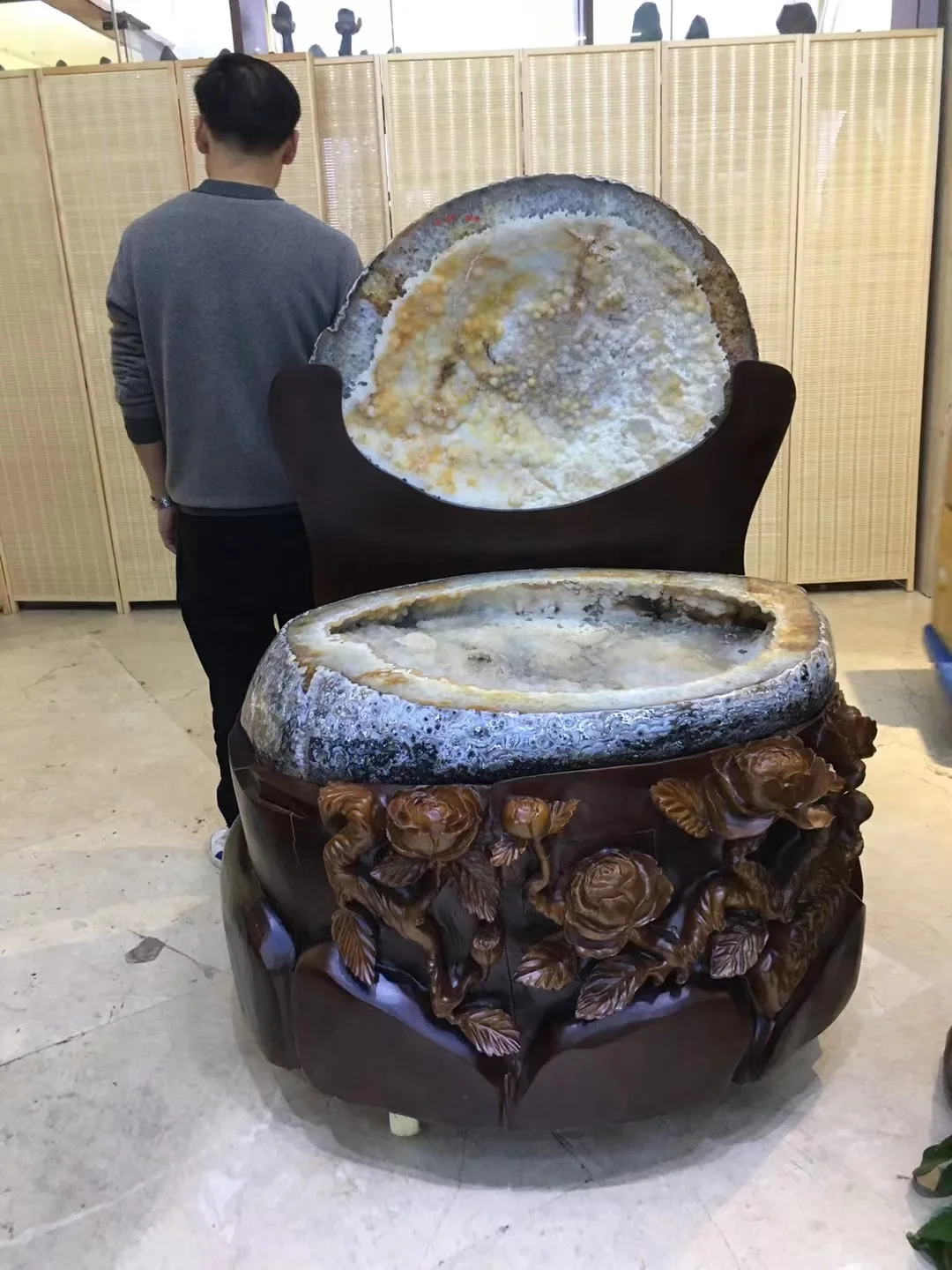 

Super Large Agate Basin. Agate cuticle natural form string pattern height 155 cm wide 100 cm thick 105 cm.