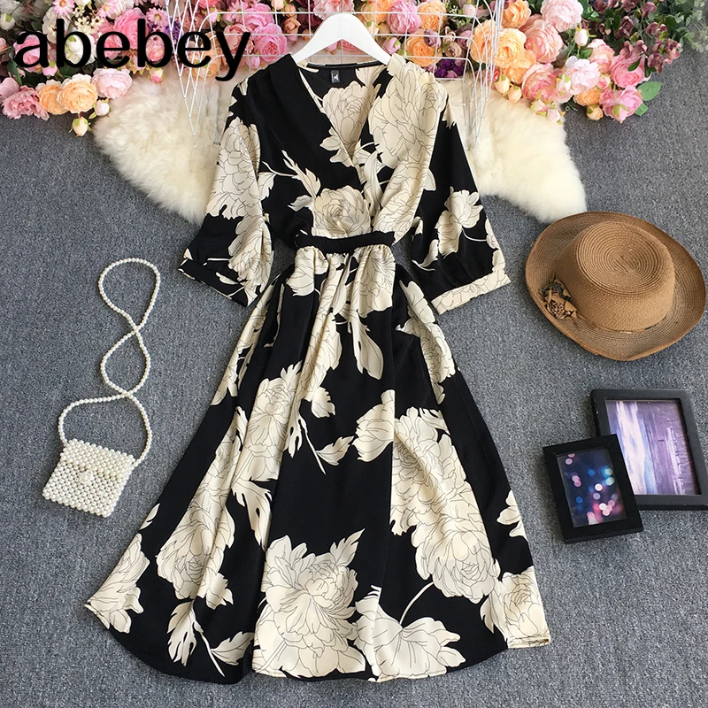 

2021 New Autumn Winter French Vintage V-Neck long sleeve Dress high waist pleated waist Print Long A-line big skirt Dress