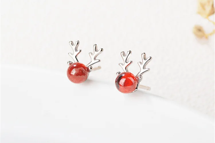 

Garnet Red Antler earrings earrings earrings female temperament earrings design sense small fashion cold wind