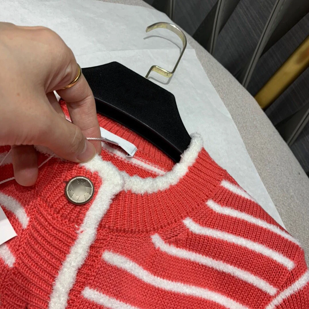 Женский трикотажный костюм в полоску однобортный Кардиган с круглым вырезом и