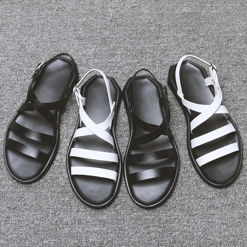 

2021 Summer Beach Sandals Mens Shoes Casual PU Leather Men Sandals Flat Holiday Beach Sandals Male Black White Shoes RB195