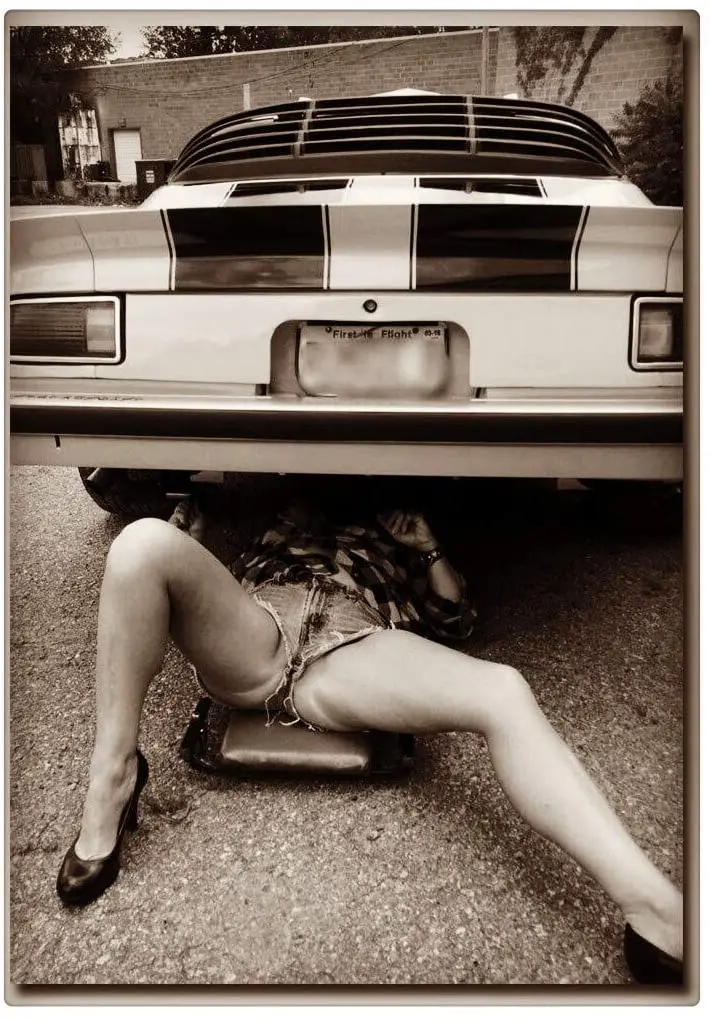 

TYmall Vintage Look Pinup Girl Sexy Girl Repairing car Metal Poster Man Cave Garage Car Decor Tin Sign 8X12 Inch