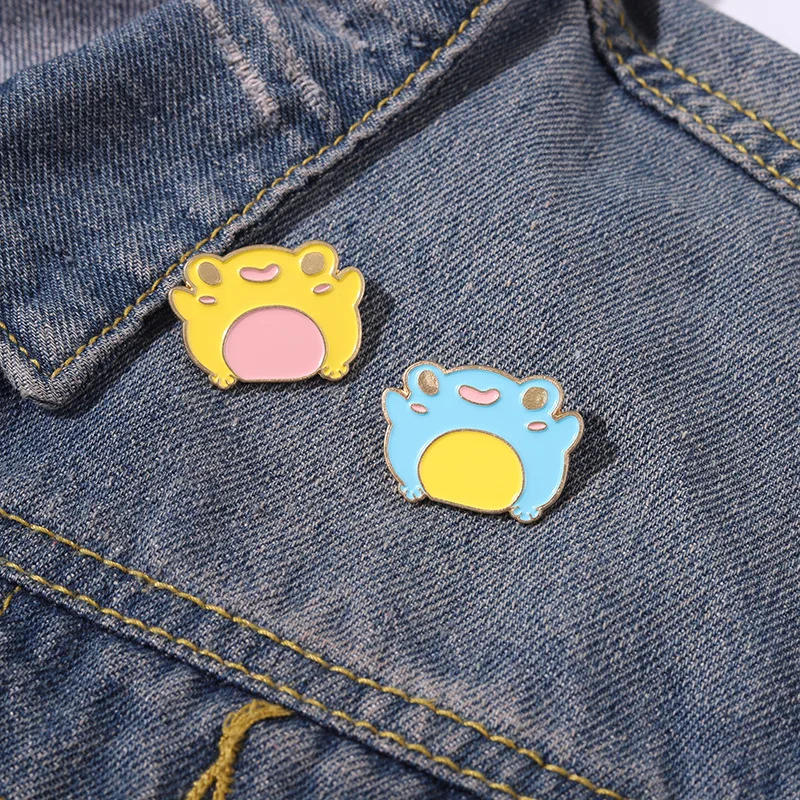 

Yellow Little Frog Lovers Enamel Pin Cartoon Cute Froggy Brooch Lapel Animal Badge Bag Jewelry Gift for Friends Free Fasteners