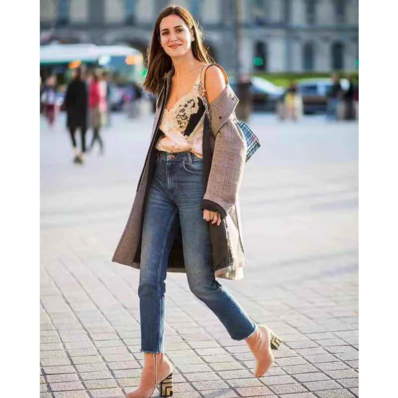 Блогер ins рекомендует чтобы классические узкие джинсы были слишком красивыми |