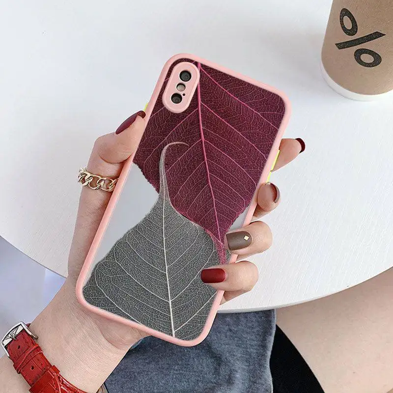

Colorful Leaves Phone Cases For iphone 12 11 Pro Max Mini XS 8 7 Plus X SE 2020 XR Light pink Matte Transparent Cover
