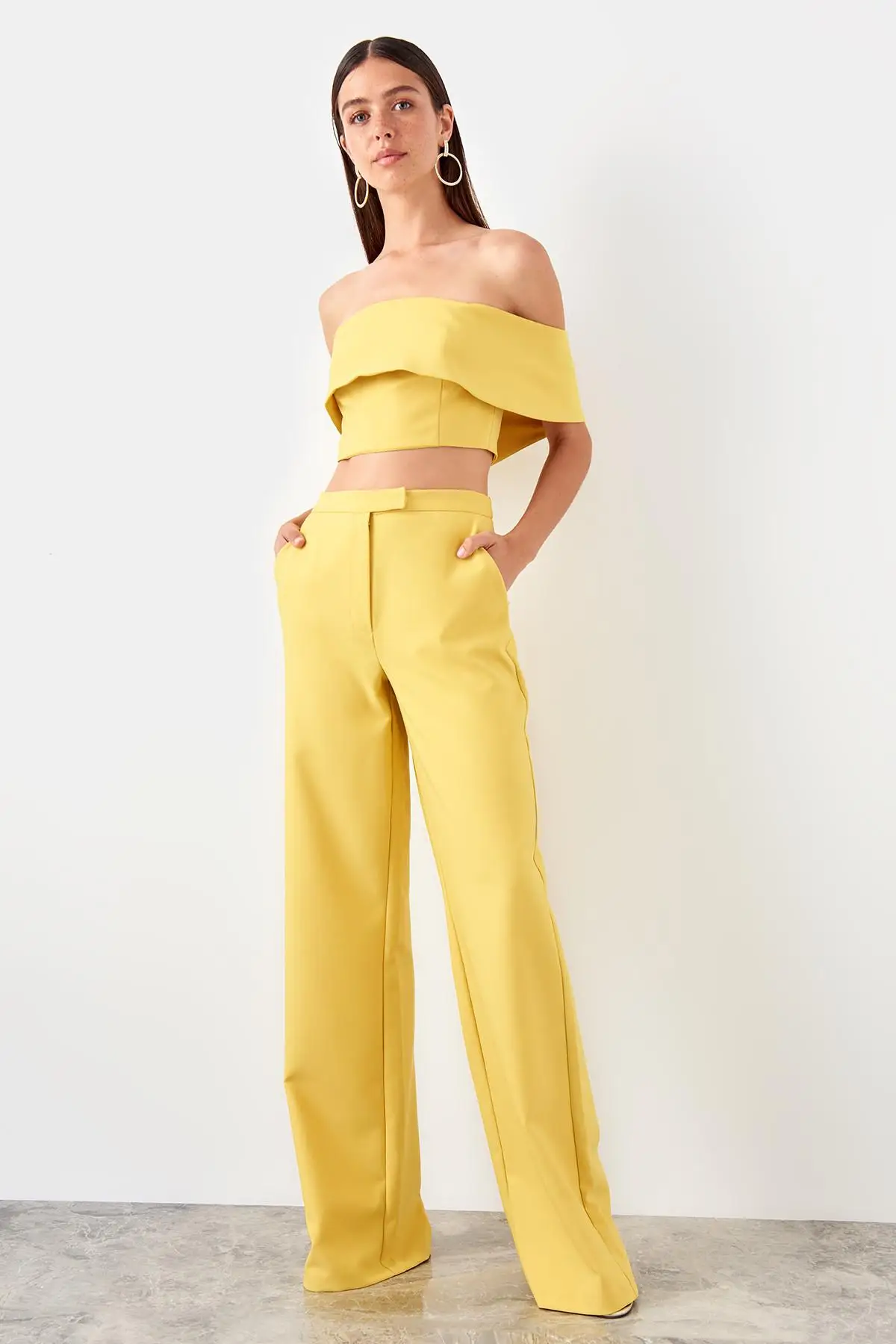 Trendyol желтые брюки-сигареты TPRSS19PL0145 | Женская одежда