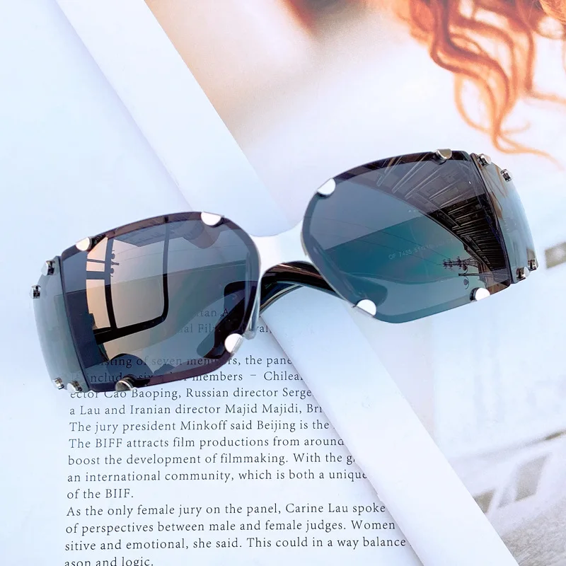 

Wu Yifan Rivet Robot Sunglasses Female Ins Net Celebrity Makeup Decoration Trendy Y2K Play Hip-Hop Windproof Sun Glasses Male