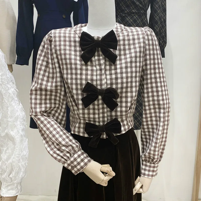 

2021 New Korean Fashion Design Women Blouse Fashion Sweet 3D Velvet Bow-knot Deco Plaid Shirt Long Sleeve Chic Short Shirt Tops