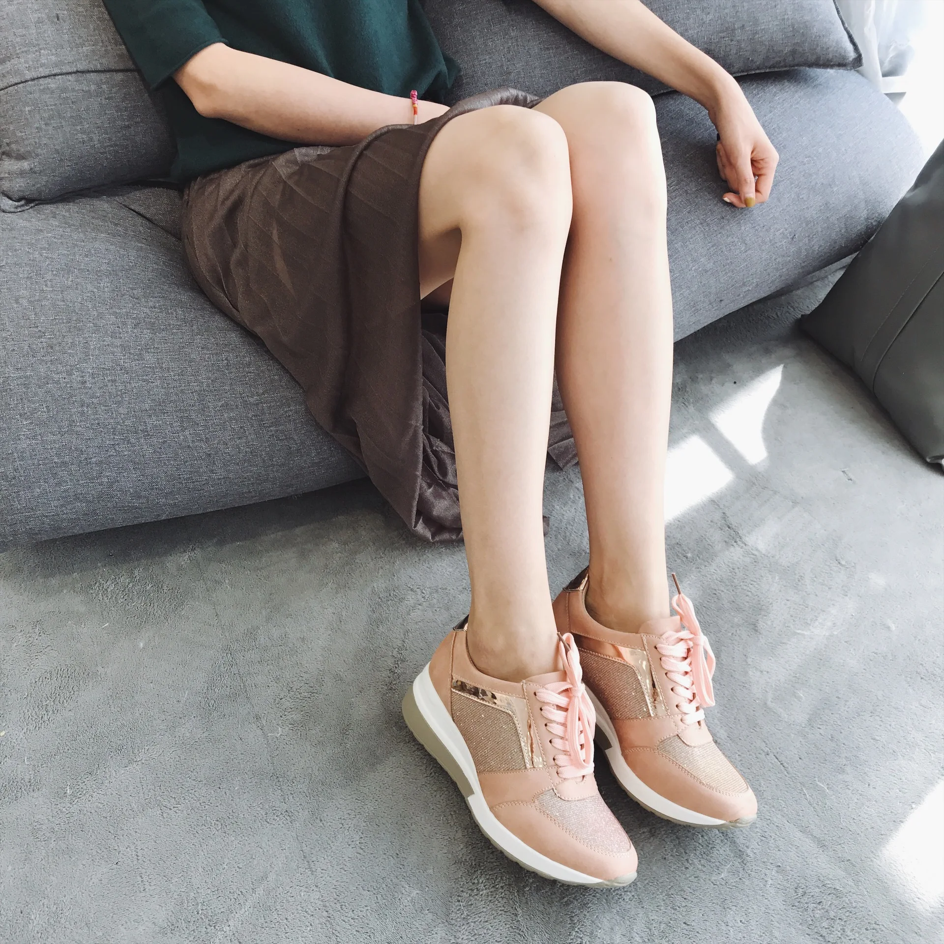 Женские кроссовки на танкетке KJZTSF Белые Повседневные дышащие платформе обувь