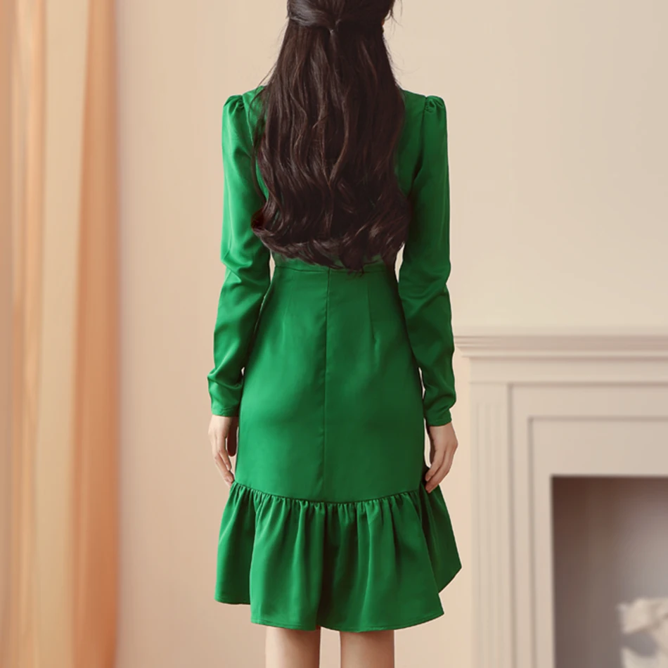 2019 зимнее Трендовое женское зеленое платье с рюшами дизайн длинным рукавом