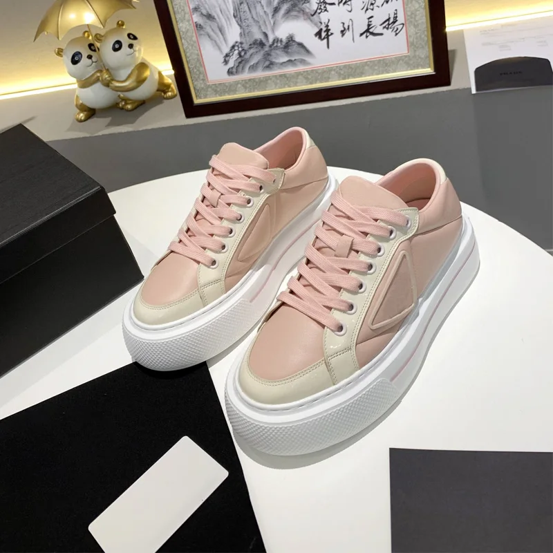 

Новинка 2021, женская обувь, кожаная уличная спортивная обувь на плоской подошве, универсальная модная светло-розовая Брендовая обувь на плос...
