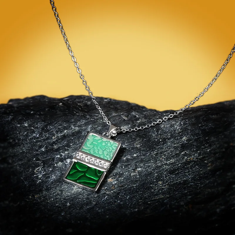 New 925 Silver Ladies Necklace Handmade Enamel Epoxy Creative Emerald Green Geometric Pattern Sweater Chain |