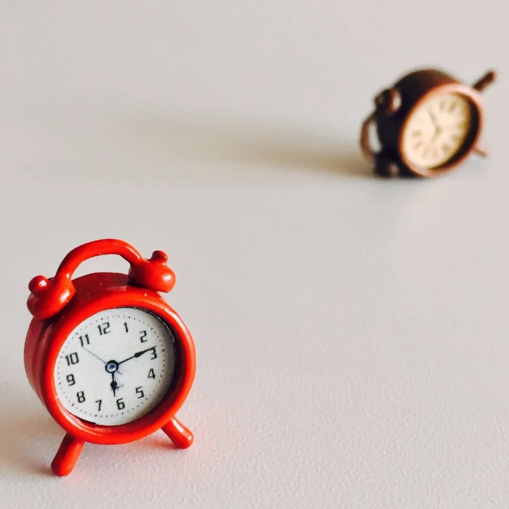 

1:6/1:12 Dollhouse Miniature Model Alarm Clock Mini Home Decoration Toys Furnitures Doll House Living Room Accessories