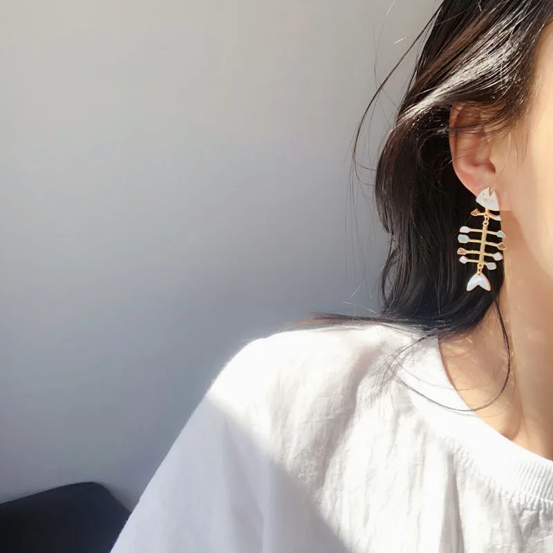 

F.J4Z 2020 Trend Unusual Earrings for Women Fashion Enamel Fish Skeleton Earrings Girl's Drop Earrings Christmas Gifts Dropship