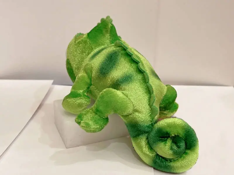 Игрушка плюшевая на плечо Disney Паскаль магнитный подарок новинка | Игрушки и хобби