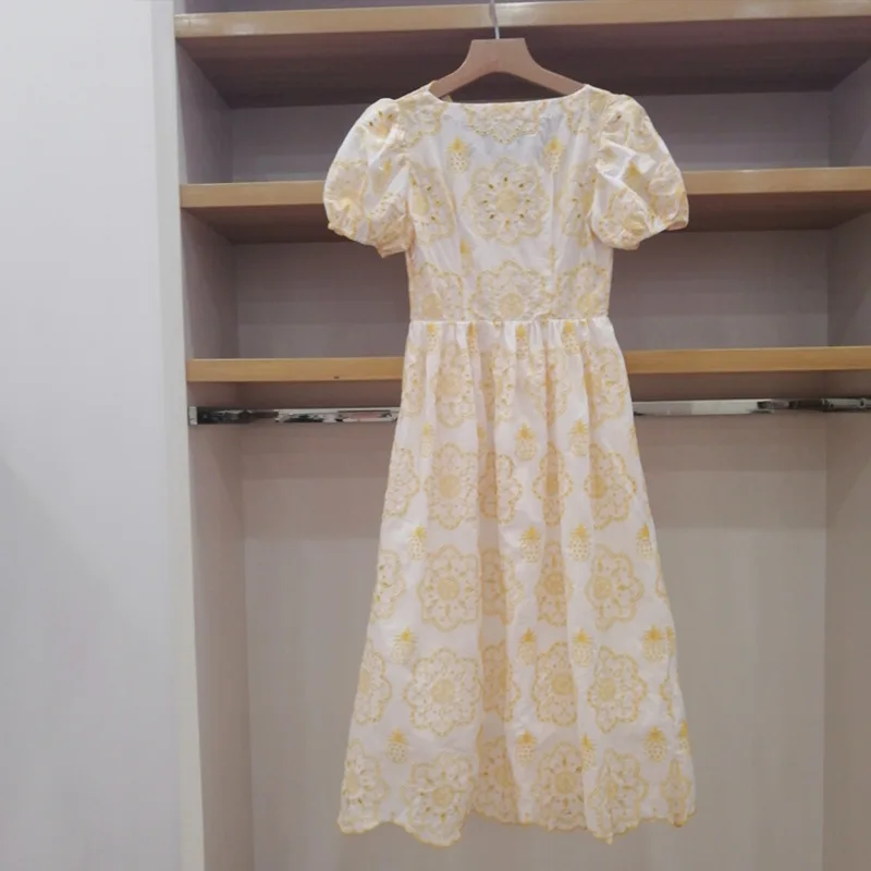 

Chic Embroidery Hollow Out Dress Elegant V-neck Puff Sleeve High Waist A-line Slim Mid-length Vestidos 2021 Summer Sweet Dresses