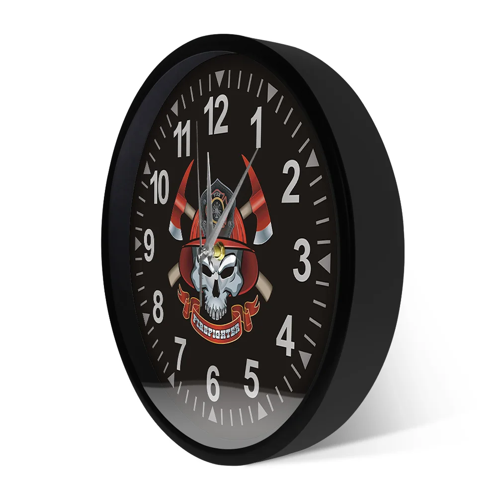 Пожарный череп с перекрещенными осями черный алюминиевый каркас стены Clcok