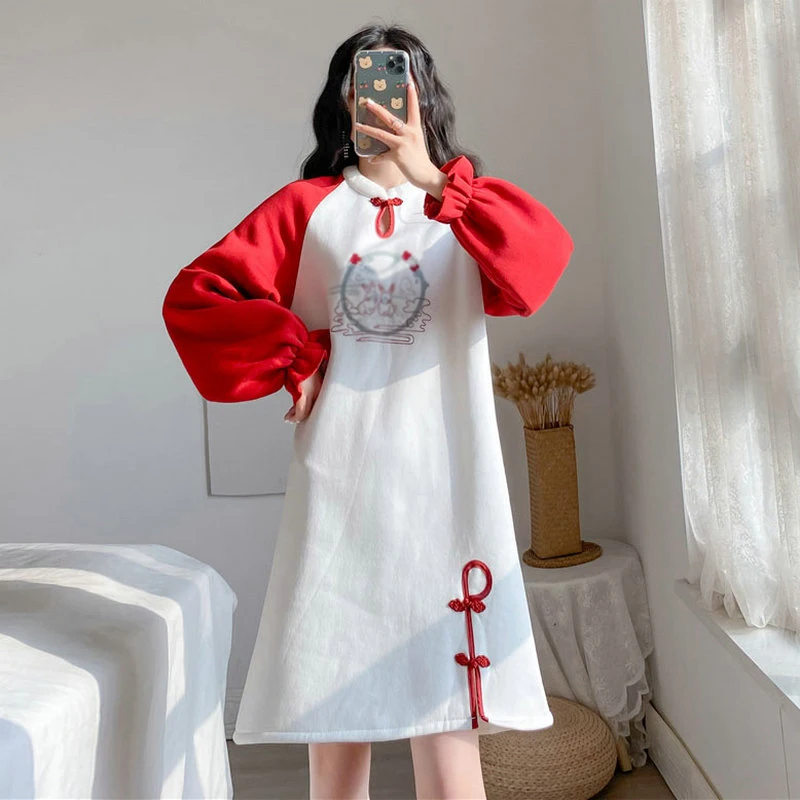 

Autumn Winter Girls Red White Patchwork Sweat Dresses Women Raglan Sleeve Petal Cuff Oriental Embroidery Deisgn Cozy Dress 2021