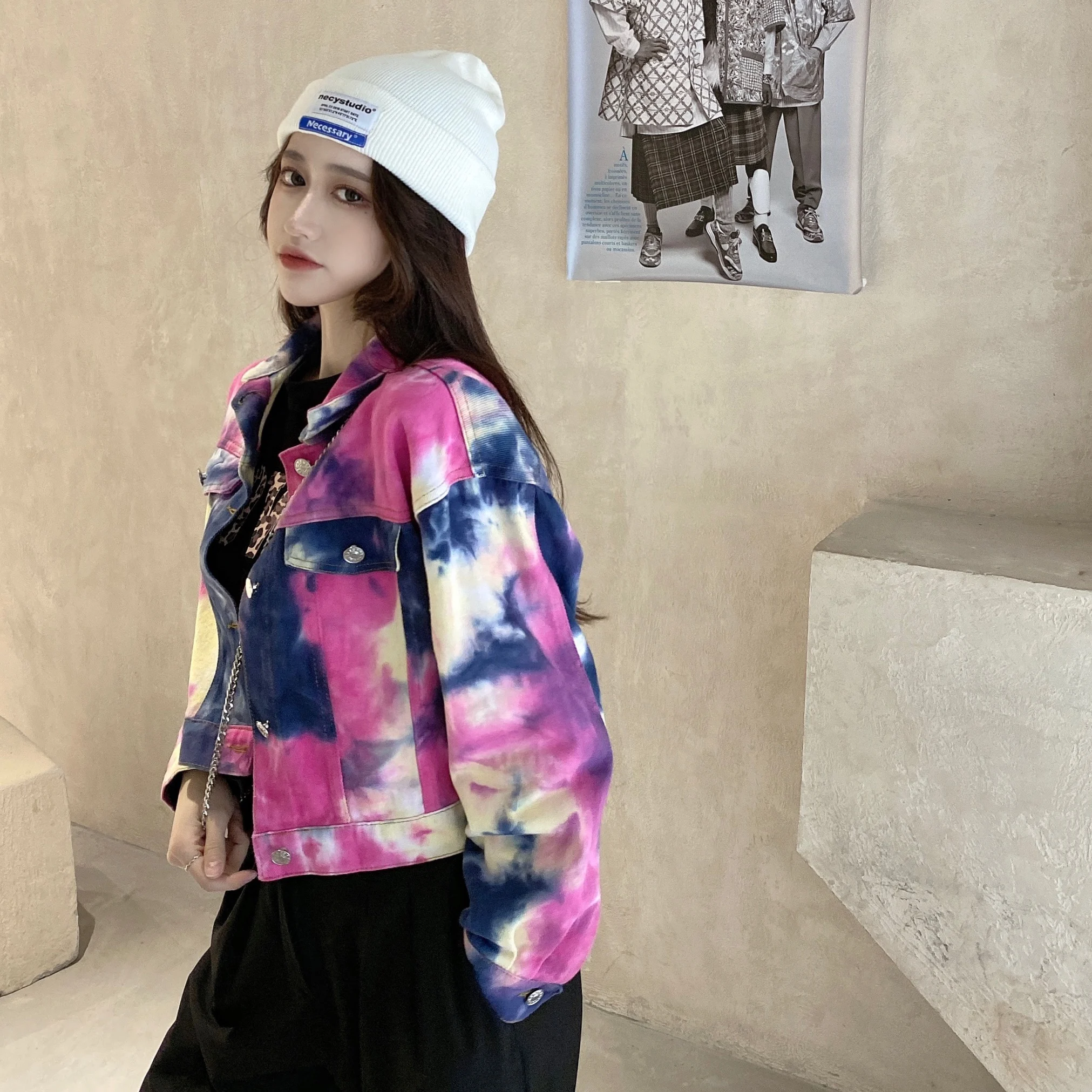 

The latest style of loose web celebrity color denim jacket with gradual ONE SIZE