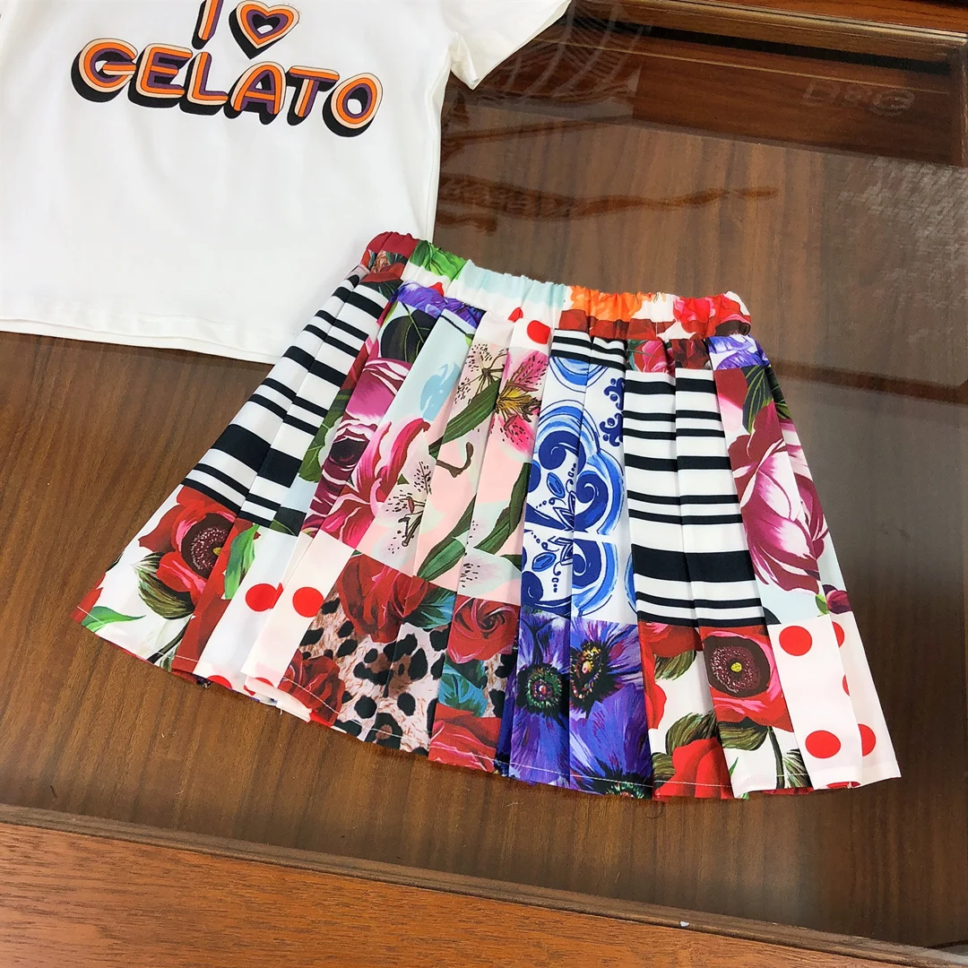 

2021 girls summer suit skirt girl summer new hedging cartoon all-match children's short-sleeved T-shirt two-piece short skirt