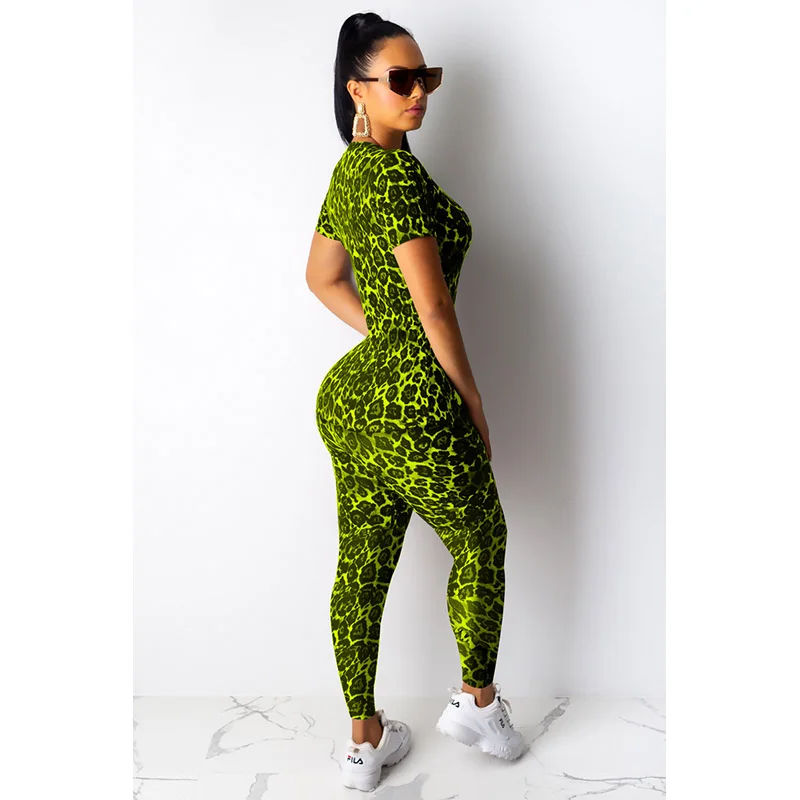 Женский костюм-двойка с леопардовым принтом футболка коротким рукавом и