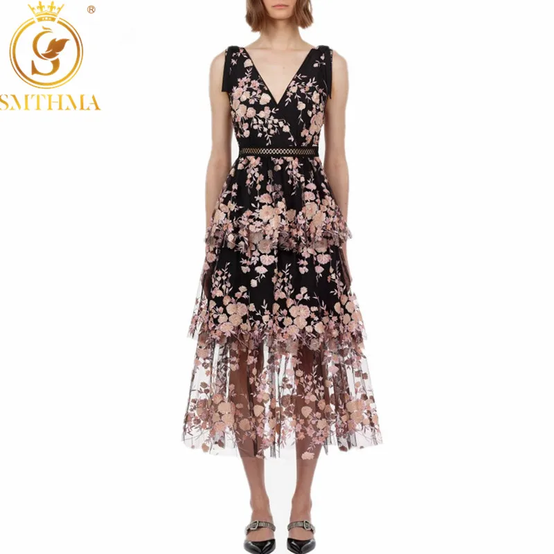 Женское длинное кружевное платье черное без рукава с вышивкой V образным вырезом