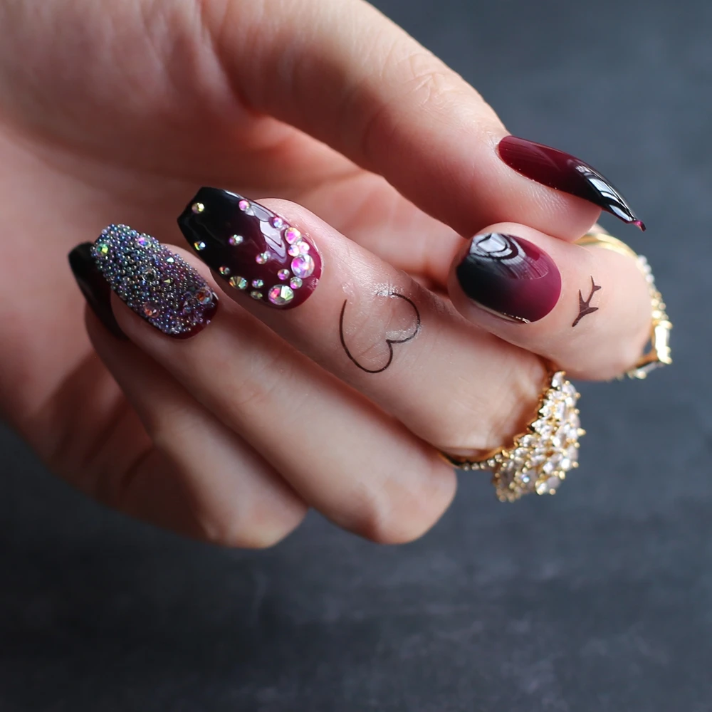 

Накладные ногти с эффектом омбре, короткий балет, бордовый цвет, Хрустальный пресс, коробка с короткими гвоздями, черная градиентная Икра, П...