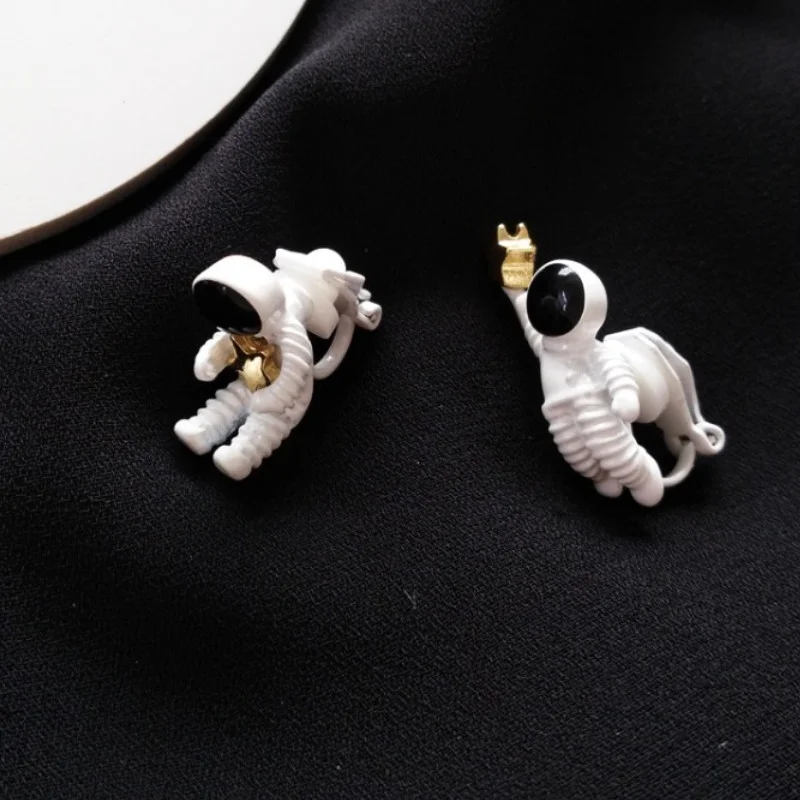 

Women Fashion Cartoon Character Stud EarringsFive-pointed Star Clip Earring Jewelry Accessories