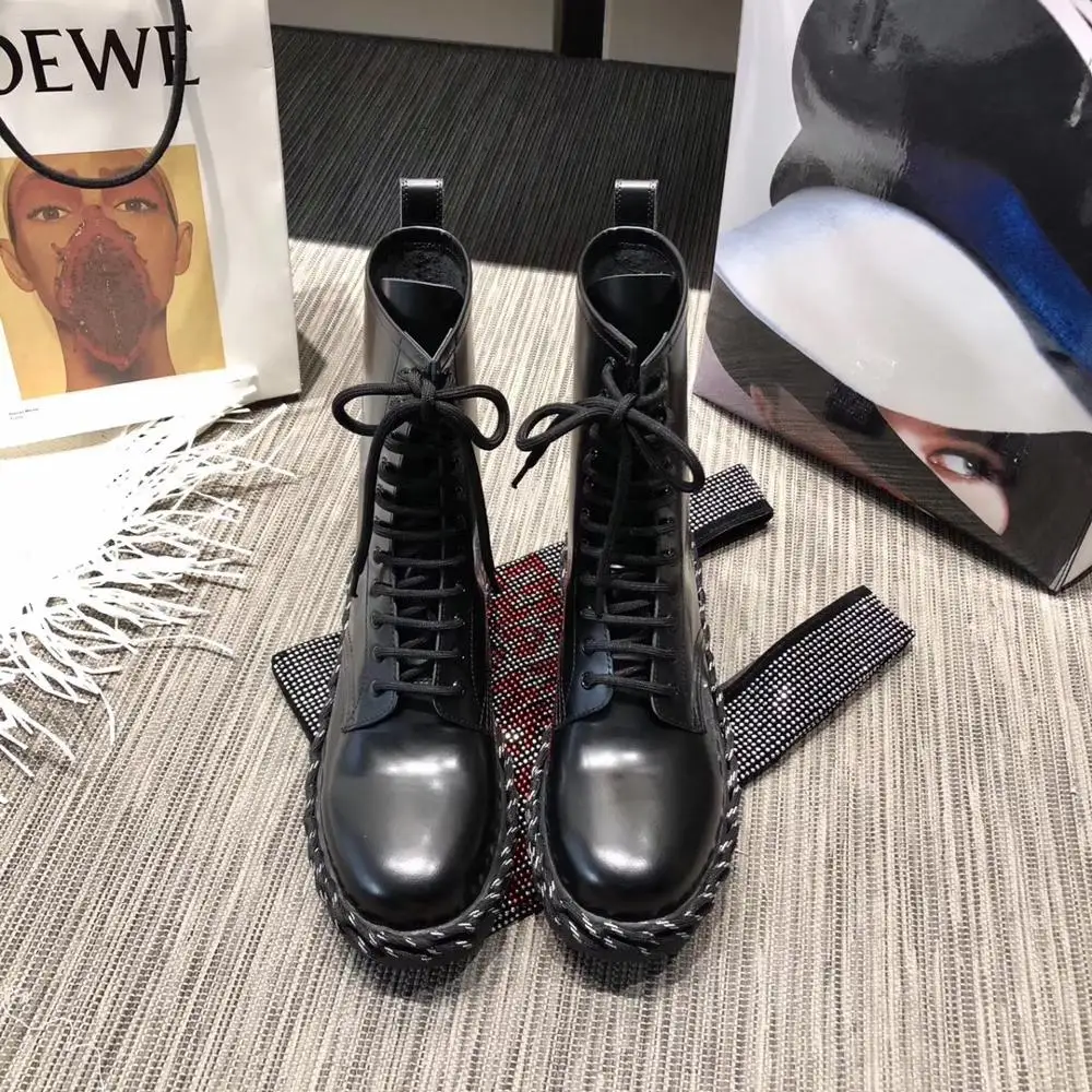 Zapatos de mujer; женские ботильоны из натуральной кожи черного цвета; модные шнурки; Ботинки martin с декором; сезон весна-зима; теплые короткие ботинки