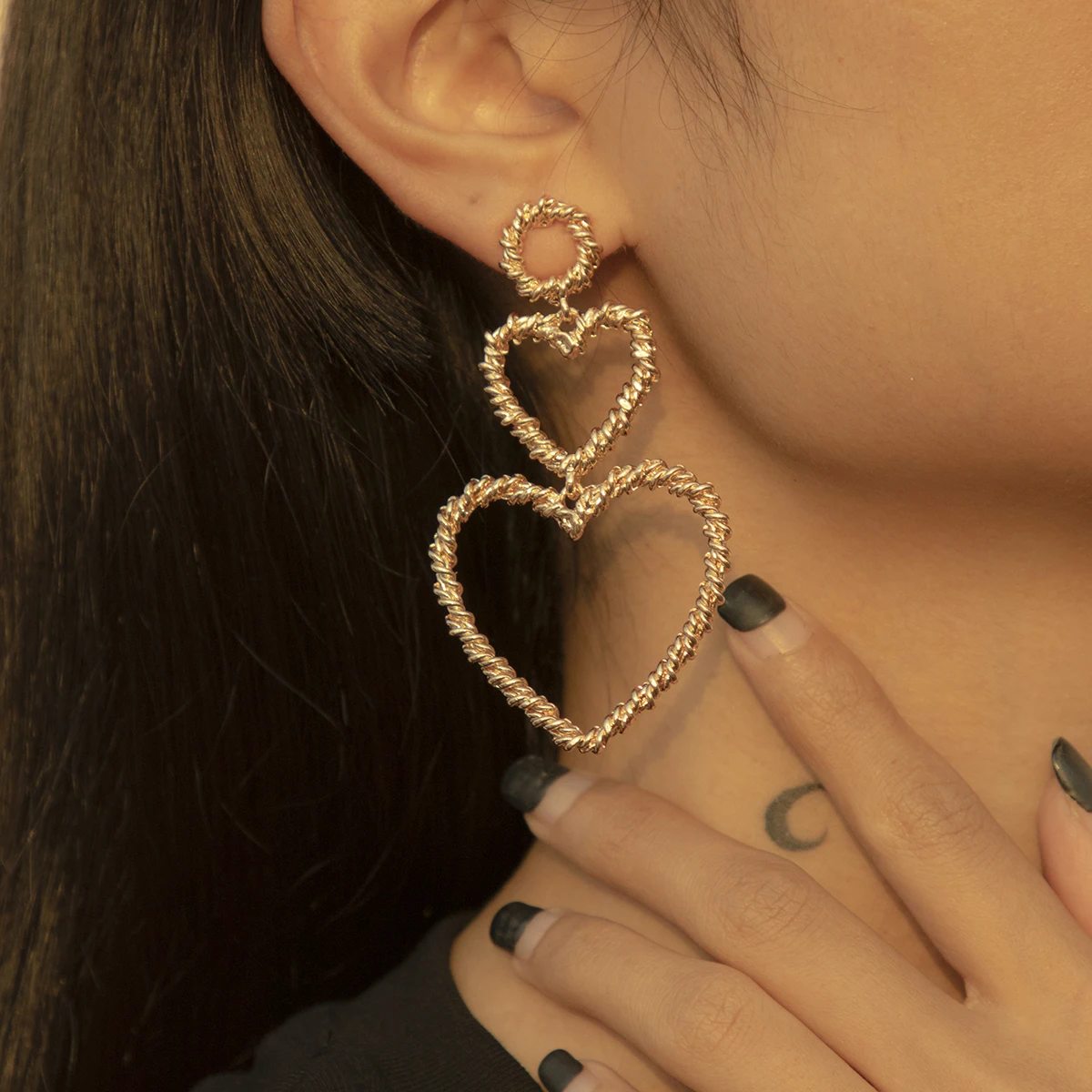 

Punk Retro Peach Heart Earrings Women's Thick Twisted Chain Geometric Personality Golden Earring Fashion Girls Wedding Jewelry