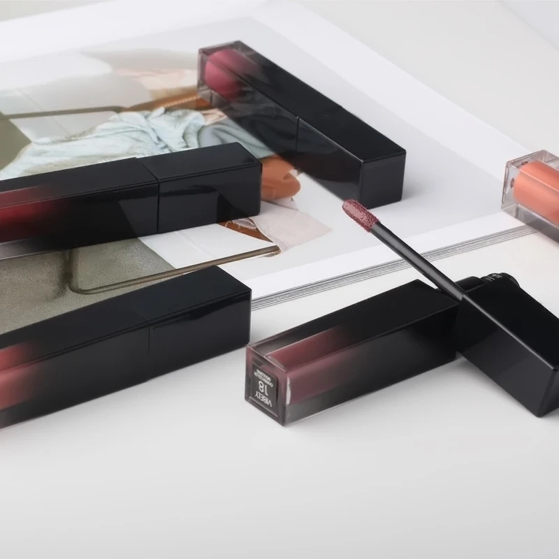 

Women Makeup Lip Shine Lipgloss Moisturizing Nourish Liquid Lipstick Beauty Tool ZG88