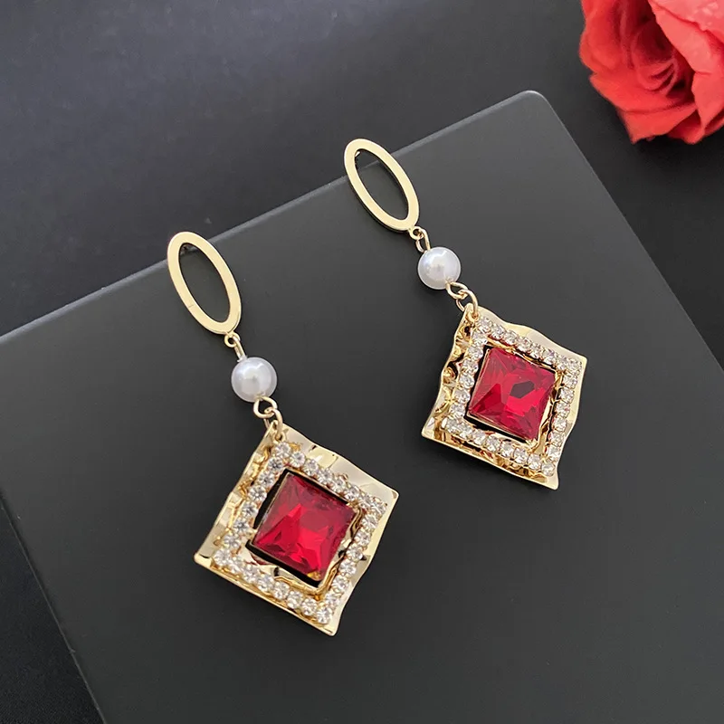 

New Diamond Square Earrings Women Fashion Temperament Silver Needle Crystal Earrings Freshwater Pearl Stud Earrings Jewelry