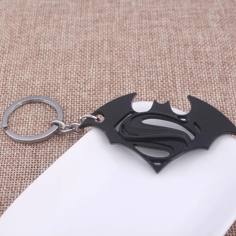 Мстители Бэтмен v брелок с суперменом кулон аксессуары для игр взрывные