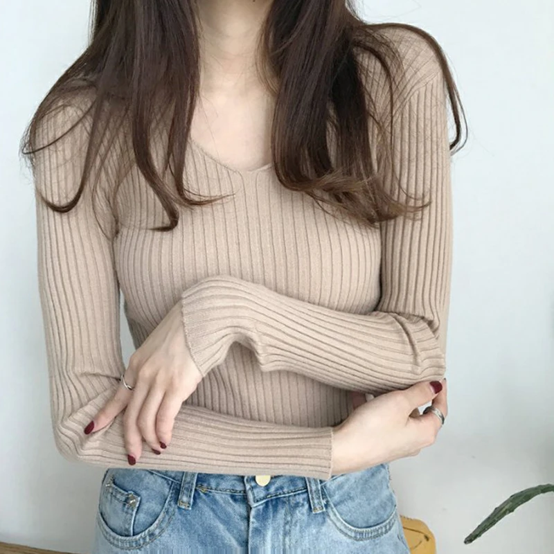 Свитер женский трикотажный эластичный с V-образным вырезом Осень-зима 2020 |