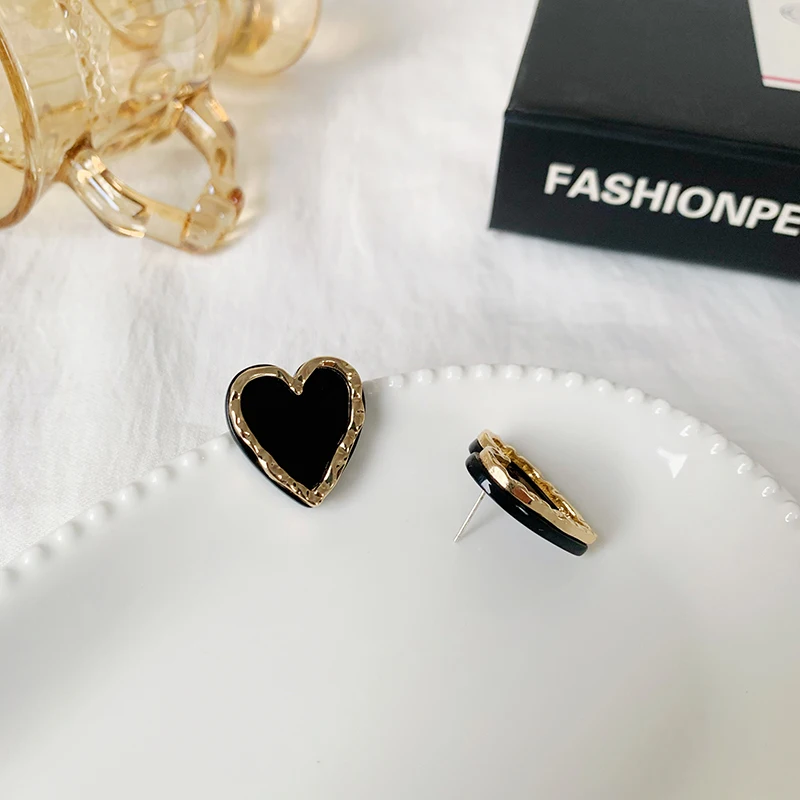 

Sweet Heart Earrings White Black Acrylic Metal Textured Simple Cute New Accessories For Girls
