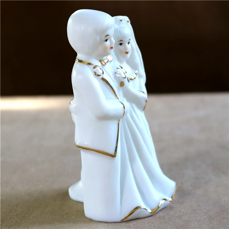Напоминающая фарфоровая Свадебная пара миниатюрная керамическая статуэтка